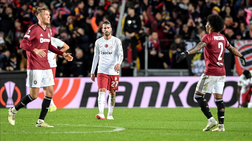 Sparta Prague beat Galatasaray 4-1 to eliminate them in Europa League playoffs