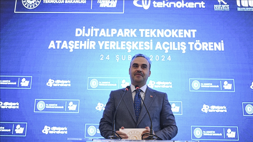 Sanayi ve Teknoloji Bakanı Kacır: Hedef, 2030'da Türkiye'den 100 teknoloji girişiminin milyar dolar değeri aşması
