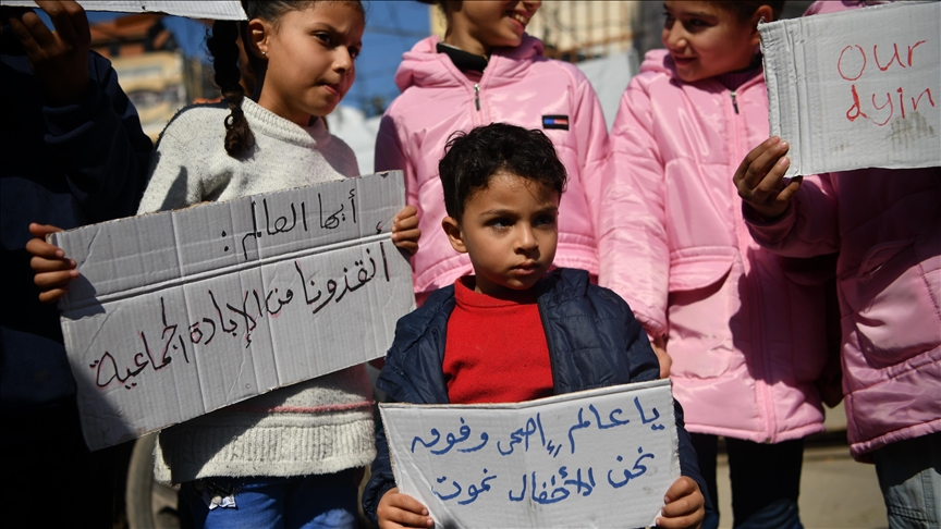 شمال غزة.. تظاهرة منددة باستمرار الحرب الإسرائيلية وممارسة التجويع