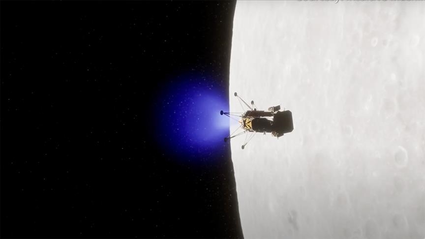 1st US spacecraft to make moon landing in half century runs into snag