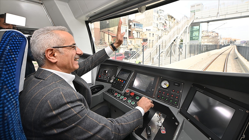 Sirkeci-Kazlıçeşme Raylı Sistem Hattı bugün açılacak
