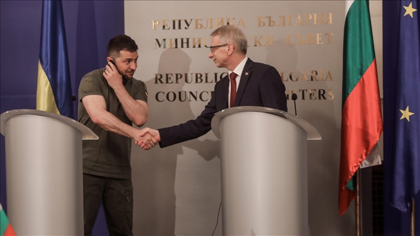 България обмисля подписването на пакт за отбрана с Украйна