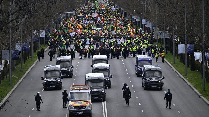 Thousands of farmers flood streets of Madrid amid key EU meeting