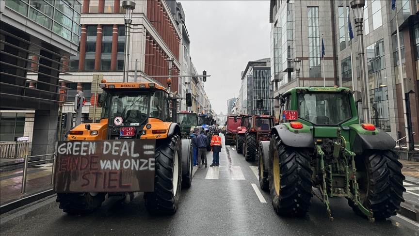 Angry farmers back to Brussels to escalate protests ahead of European agriculture ministers’ meeting