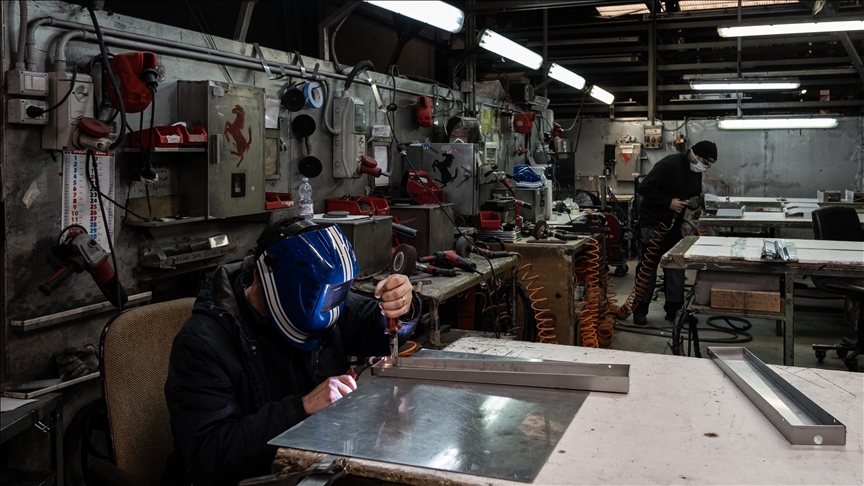 US durable goods orders fall 6.1% in January, more than estimates