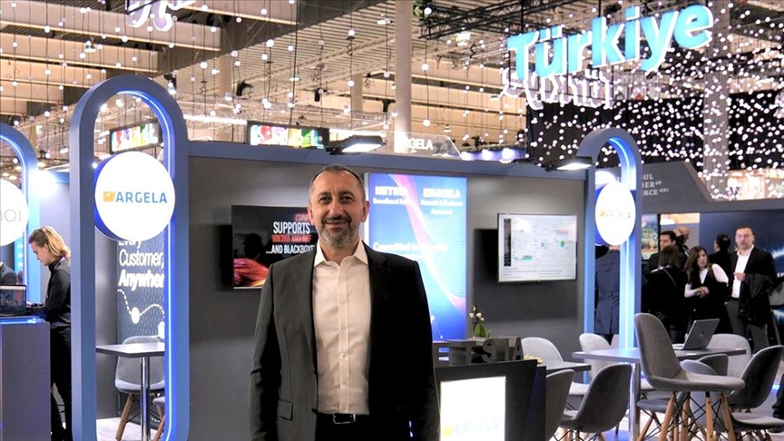 Türk Telekom CEO'su Önal: 5G'ye geçişi, yerliliğin daha yüksek olduğu bir zamana kaydırmak daha iyi olacak