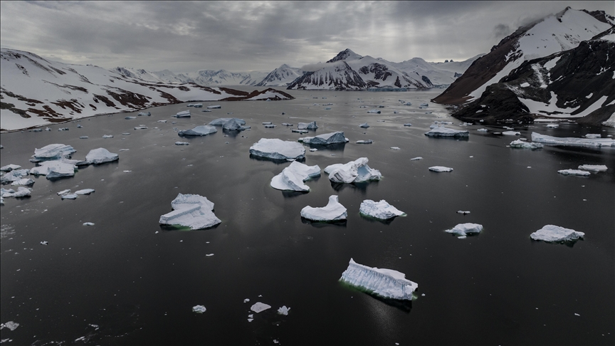 القطب الجنوبي يخسر رقعة جليد تعادل مساحة تركيا