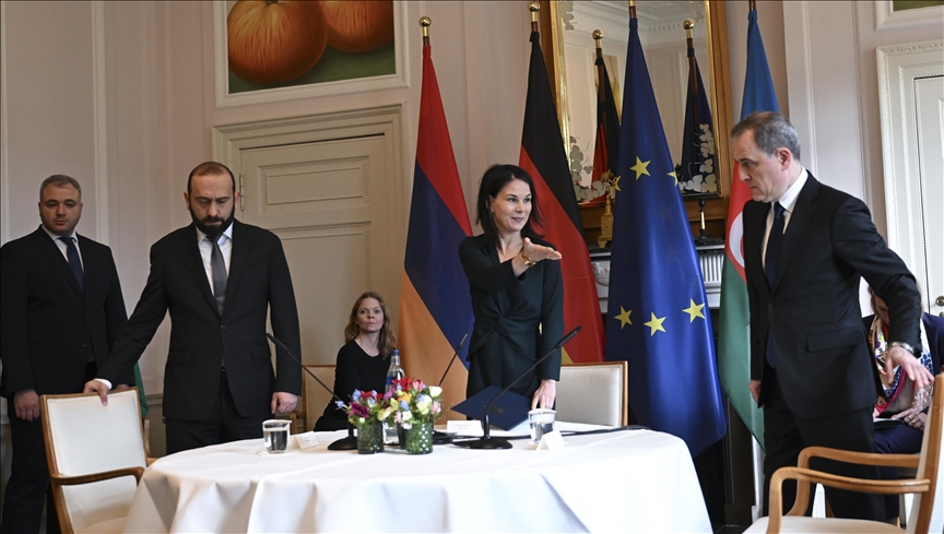Azerbaijan, Armenia express mutual agreement to continue talks on ‘open issues’