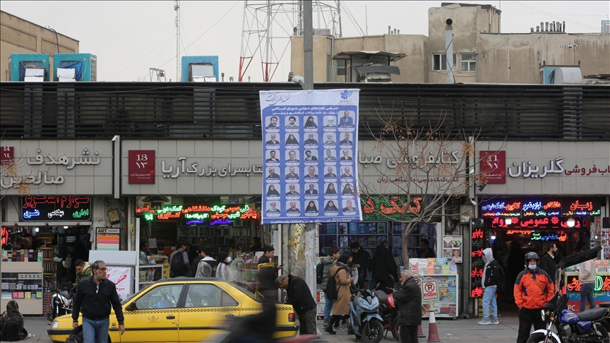 İran'da yarın yapılacak seçimlerde farklı listeler yarışacak