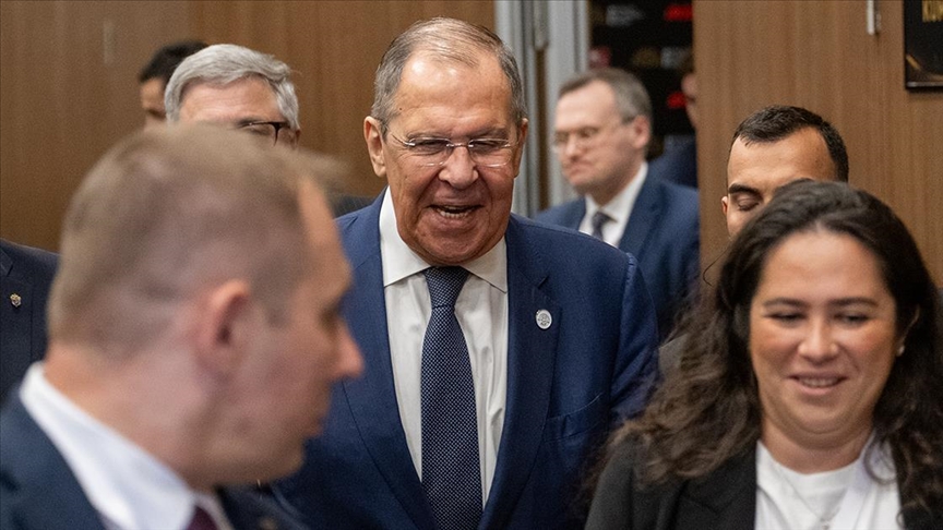 Lavrov, Macron'un Ukrayna'ya asker gönderebilecekleri açıklamasına gülerek cevap verdi