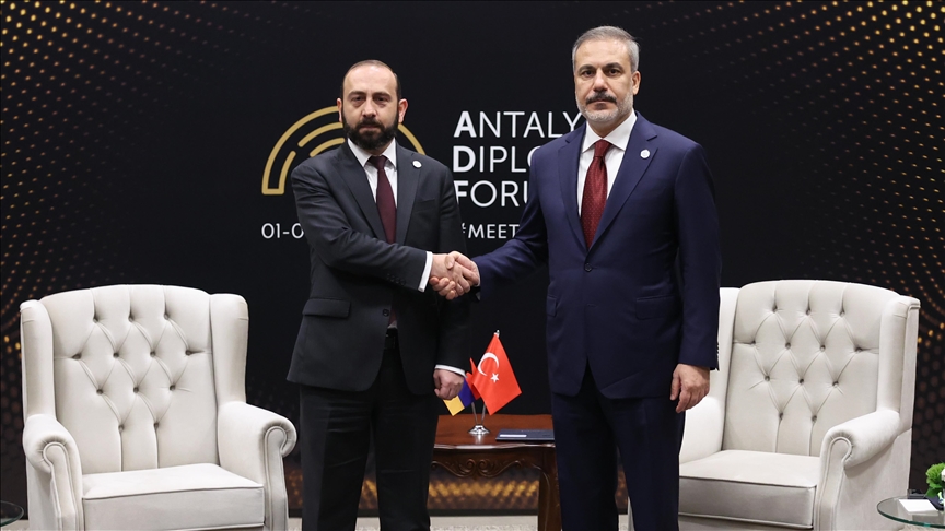 Turkish, Armenian foreign ministers meet in Antalya