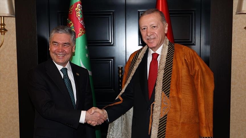 أردوغان يلتقي بالزعيم الوطني لتركمانستان في أنطاليا