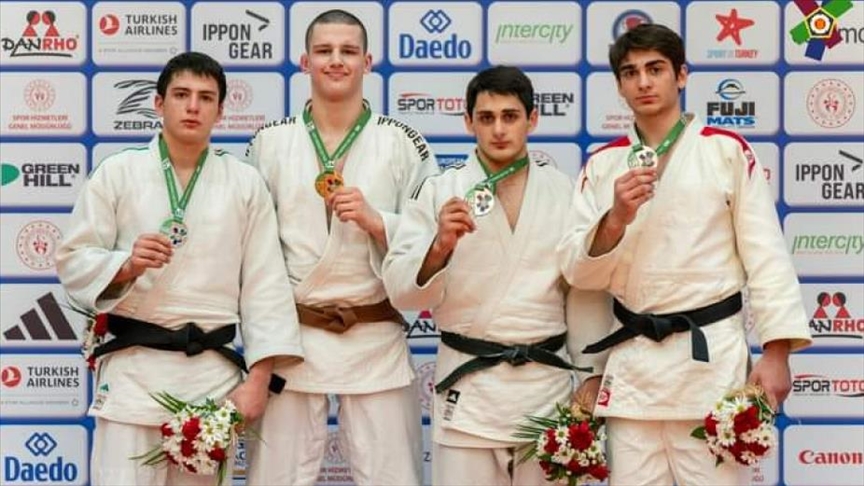 Сборная Азербайджана по дзюдо среди юношей заняла первое место на Кубке Европы