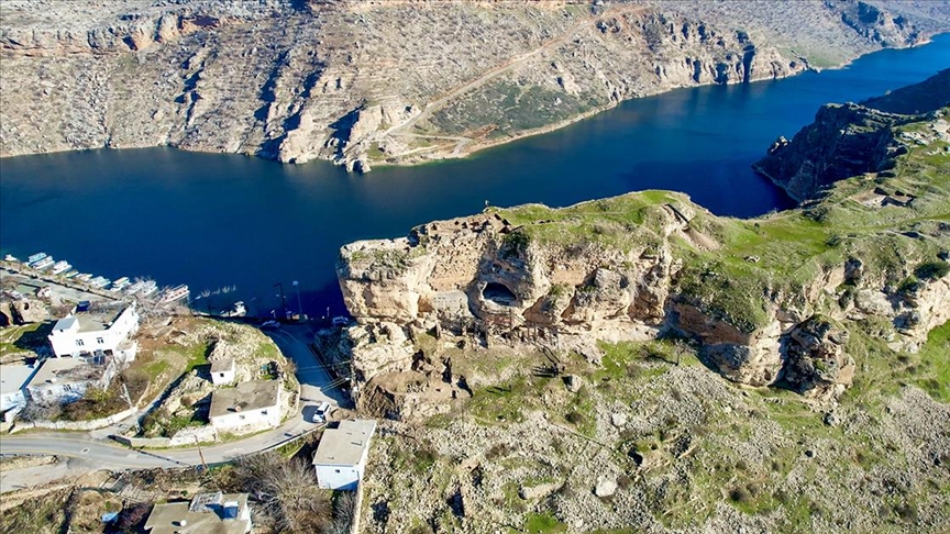 Diyarbakır'da yaklaşık 1900 yıllık kaya kilise turizme kazandırıldı