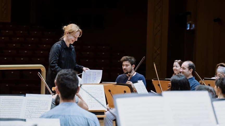 İtalya'da Saluzzo Opera Akademisi'ne seçilen Öykü Yanık, Türkiye'yi yurt dışında temsil etmek istiyor