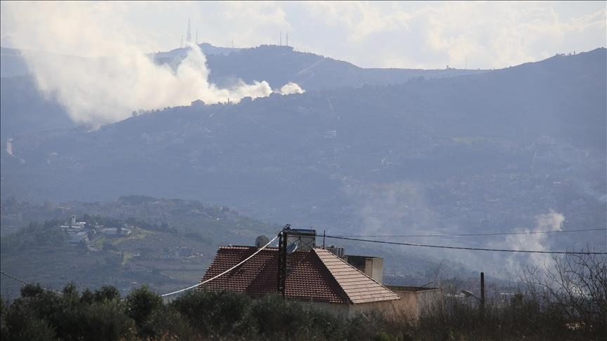 Israeli warplanes hit southern Lebanon town