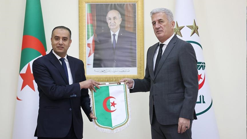 قدم.. بيتكوفيتش يوقع رسميا عقود تدريب المنتخب الجزائري