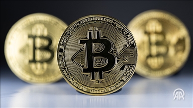 Le Bitcoin dépasse le seuil de 64 000 dollars pour la première fois depuis 27 mois