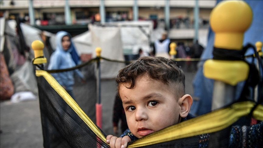 رفح.. ألعاب شعبية تلهي الأطفال عن النزوح والحرب (تقرير)