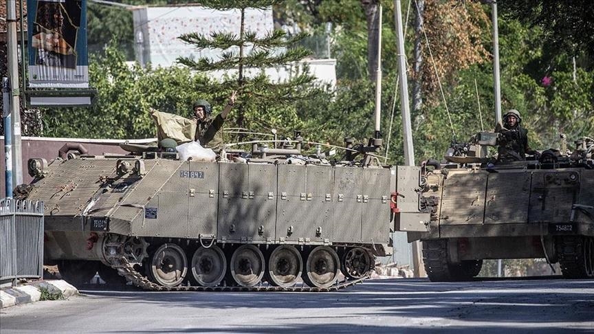 حزب الله يستهدف دبابة وقوة إسرائيليتين قبالة حدود لبنان