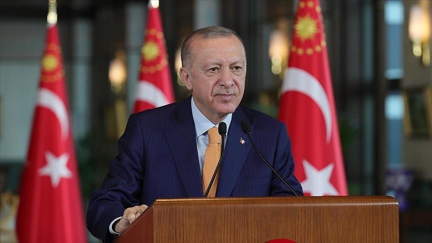 Cumhurbaşkanı Erdoğan: Çalışan, üreten, emek veren her kadının yanında olmaya devam edeceğiz
