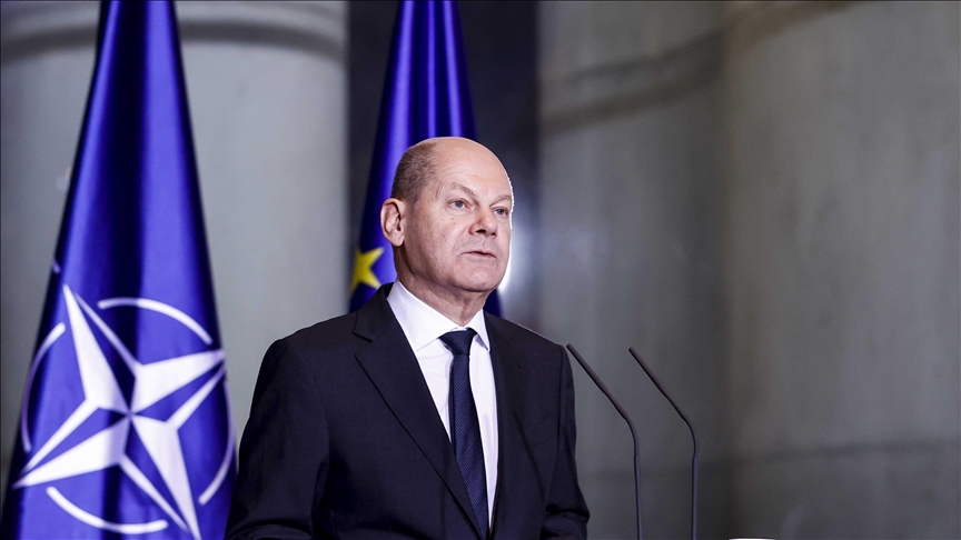 German chancellor visits Special Forces Command amid tensions with Russia