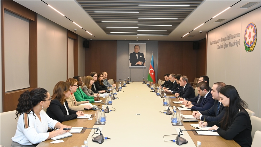 Глава МИД Азербайджана Джейхун Байрамов встретился с делегацией Всемирного банка