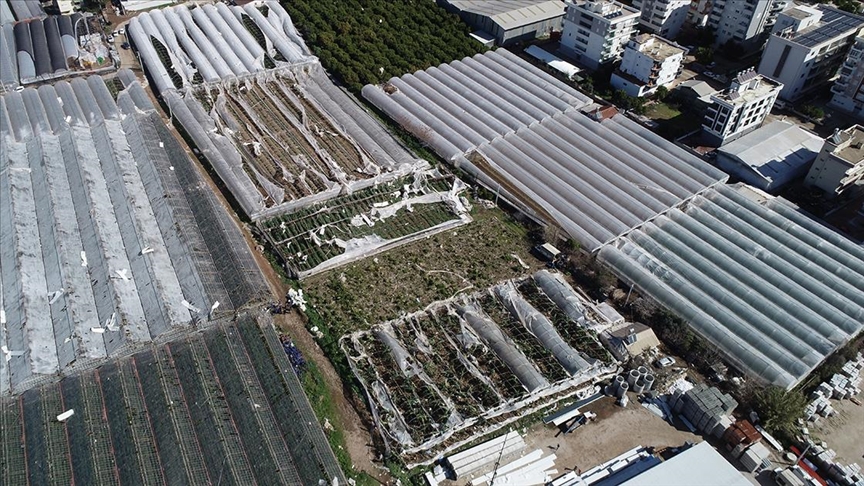 Hortumun zarar verdiği Kumluca ve Demre'de hasar tespit çalışması yapılıyor