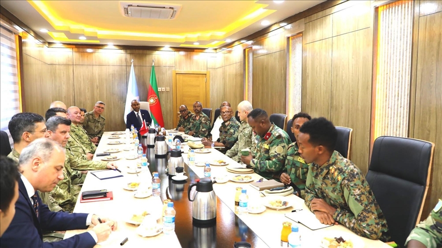 Turkish Armed Forces delegation visits Mogadishu, discusses defense cooperation