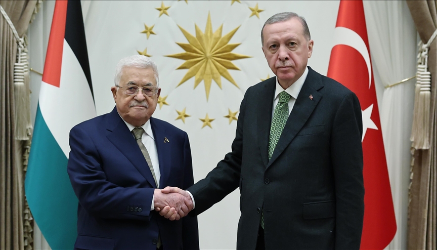 Abbas meets with his Turkish counterpart, urges international protection for Palestinians