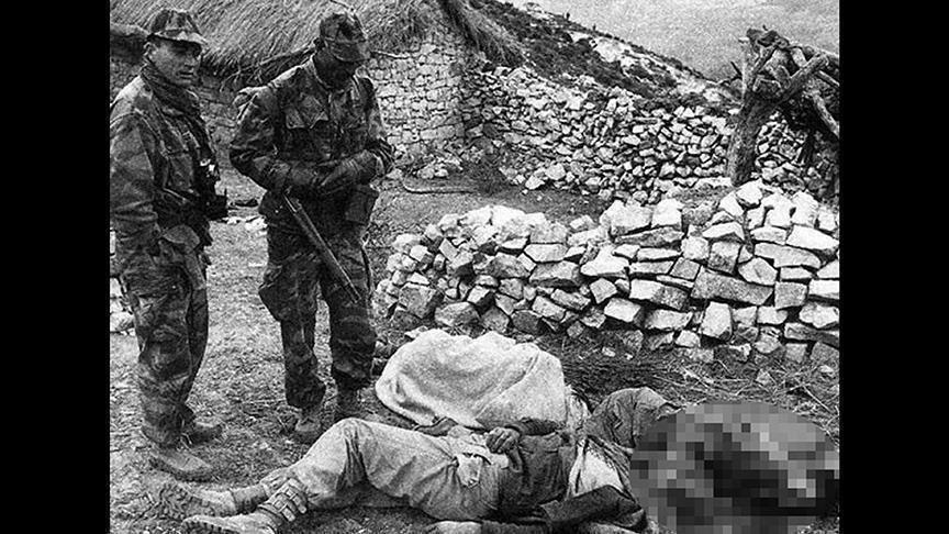 Guerre d'Algérie / Responsabilité de la France dans la torture : la question de la "mémoire collective"