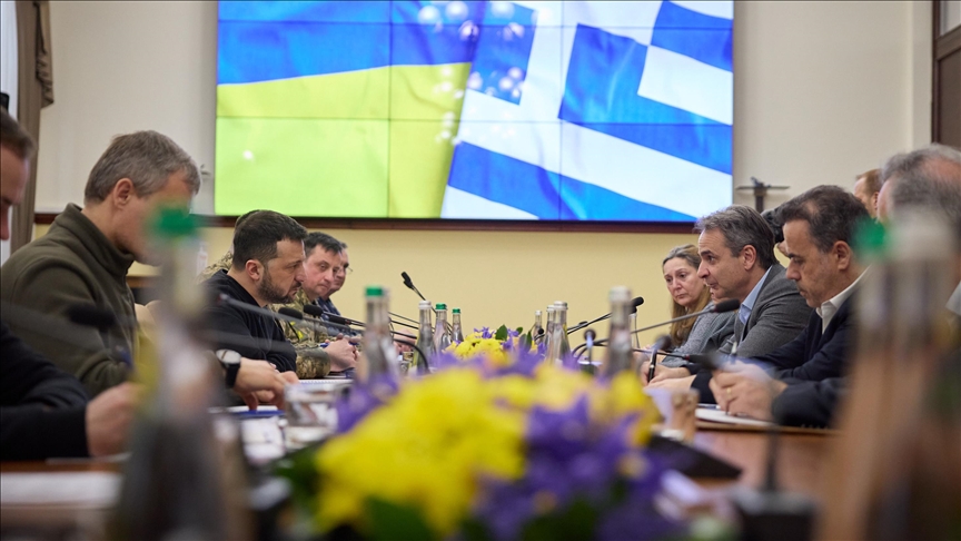 Ukrainian president confirms Greek premier’s attendance at Global Peace Summit