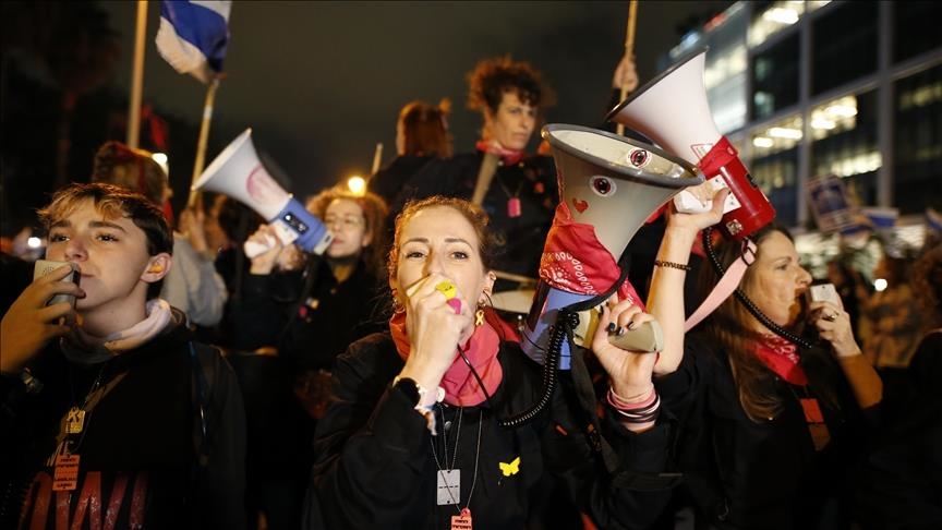 "Haaretz" appelle les Israéliens à manifester massivement pour renverser Netanyahou
