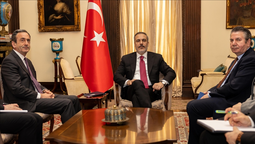 Turkish foreign minister receives US official for talks