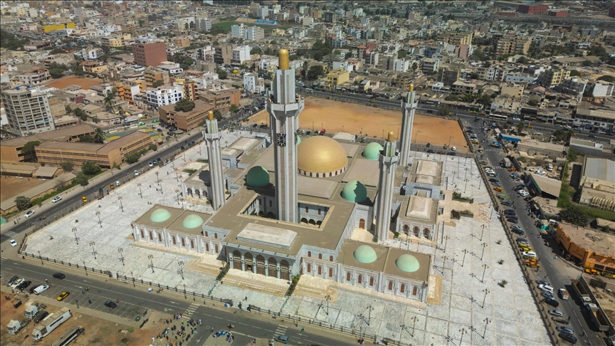 Batı Afrika'nın en büyük camisi ramazana hazır
