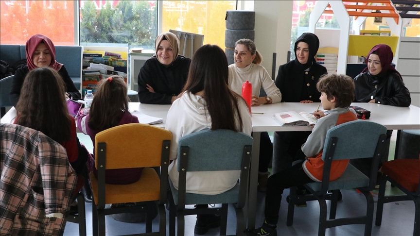 Gönüllü anneler kanser hastası çocuklara "KANKA" ile umut ve moral aşılıyor