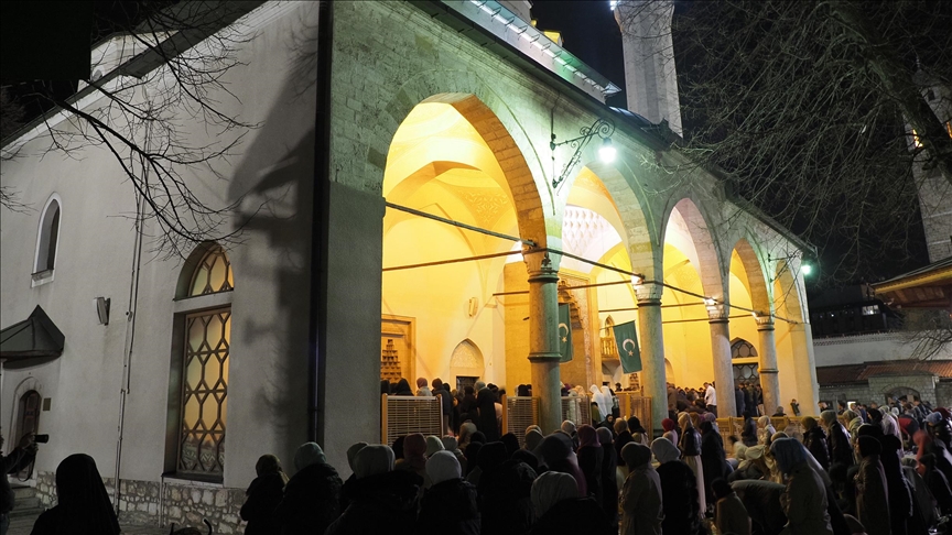 Muslimani u Bosni i Hercegovini klanjali prvi teravih-namaz