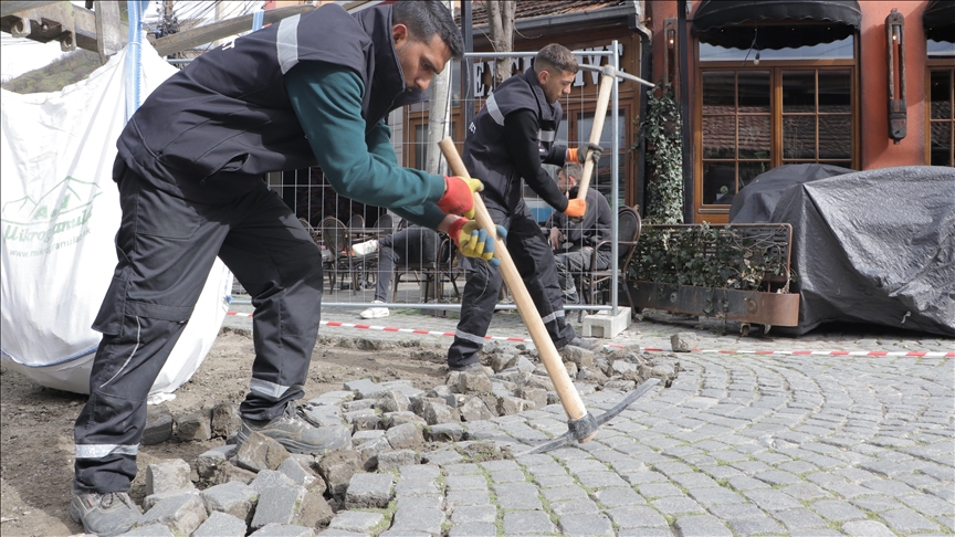Fillojnë punimet për rinovimin e sheshit “Shatërvan” të Prizrenit