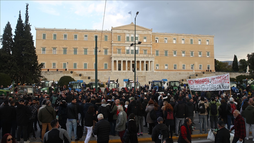 Greek farmers unhappy with their meeting with premier, saying government did not commit to main demands