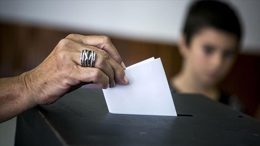 Voters in Portugal swing right, but who will govern remains unclear