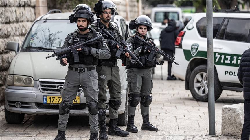 Izraelska policija postavila bodljikavu žicu na ulaz koji vodi do džamije Al-Aksa