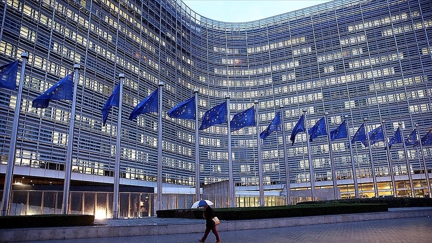 AB Komisyonu, Bosna Hersek ile katılım müzakerelerinin başlamasını tavsiye etti