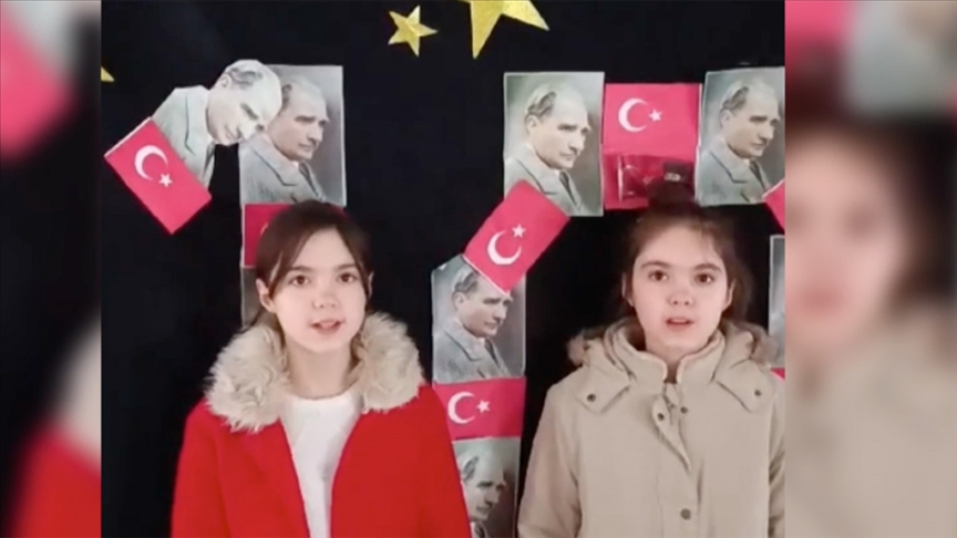 İstiklal Marşı'nın 41 dizesini 41 şehirden öğrenciler seslendirdi
