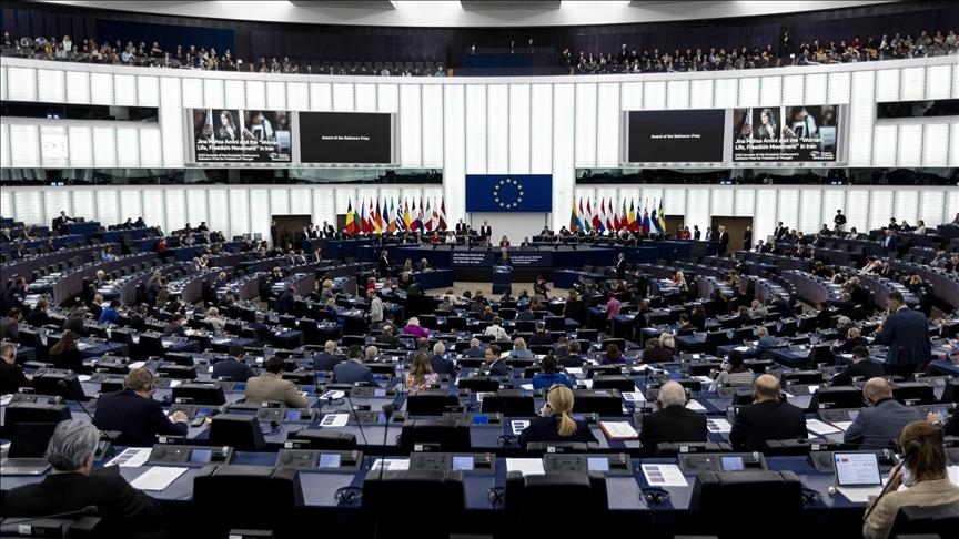 EU Parliament preparing to sue EC over unfreezing billions of euros in funding for Hungary