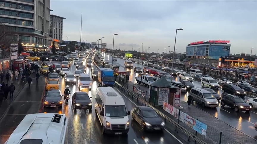 İstanbul'da trafik yoğunluğu yüzde 83'e çıktı