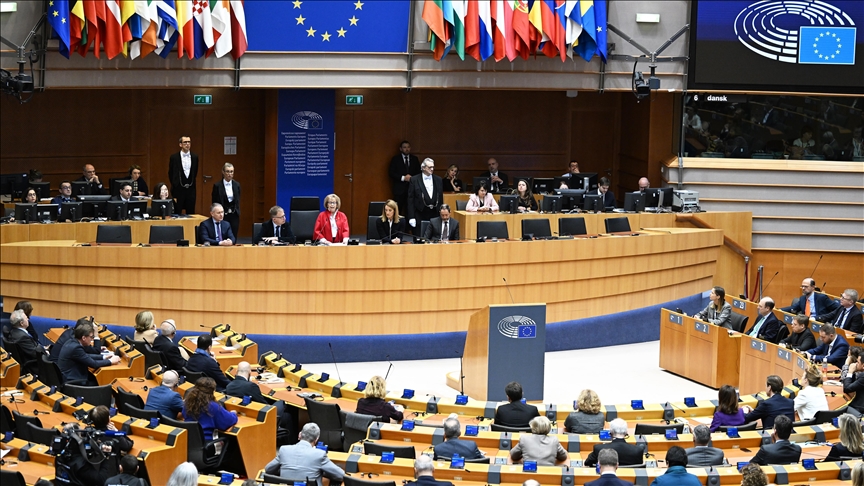 EU Parliament adopts law to regulate artificial intelligence