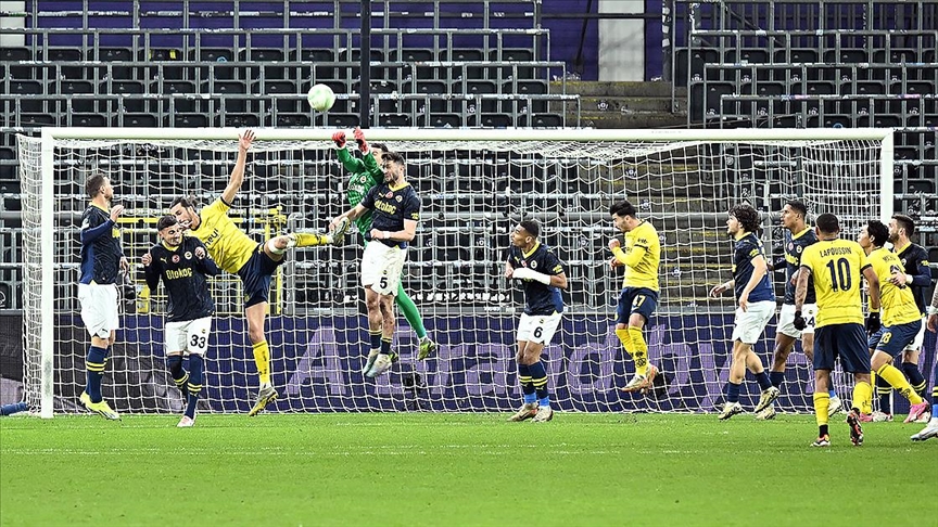 Fenerbahçe Avrupa'da çeyrek final için sahaya çıkıyor