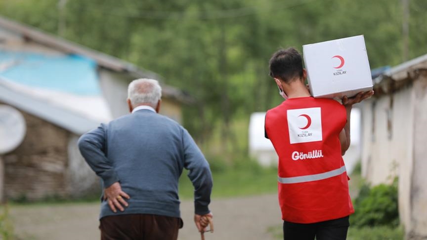 الهلال الأحمر التركي يهدف لتوصيل مساعداته إلى 8.8 ملايين محتاج