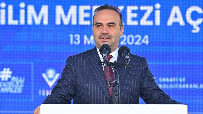 Bakan Kacır: 15 bilim merkezimizde 865 binin üzerinde gencimizi bilimin göz kamaştırıcı dünyasıyla buluşturduk