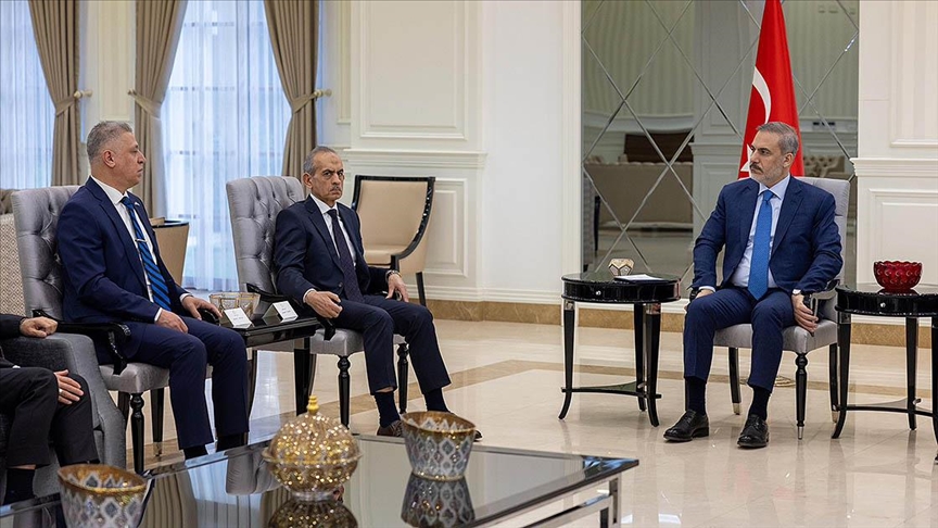 Fidan rencontre le président du Front turkmène irakien à Bagdad